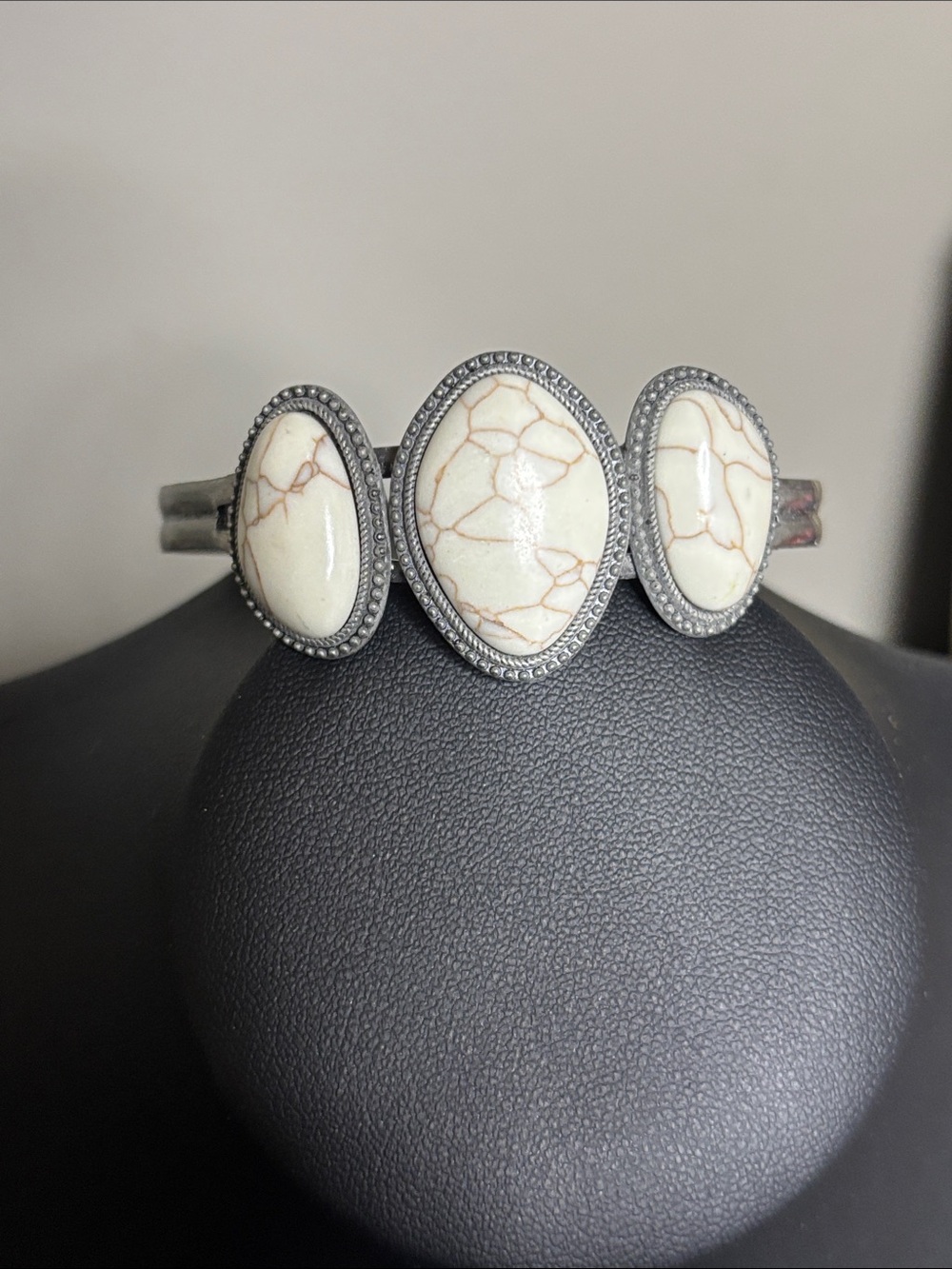 Southwestern Cream Turquoise-Style Triple Oval Cuff Bracelet Western Boho